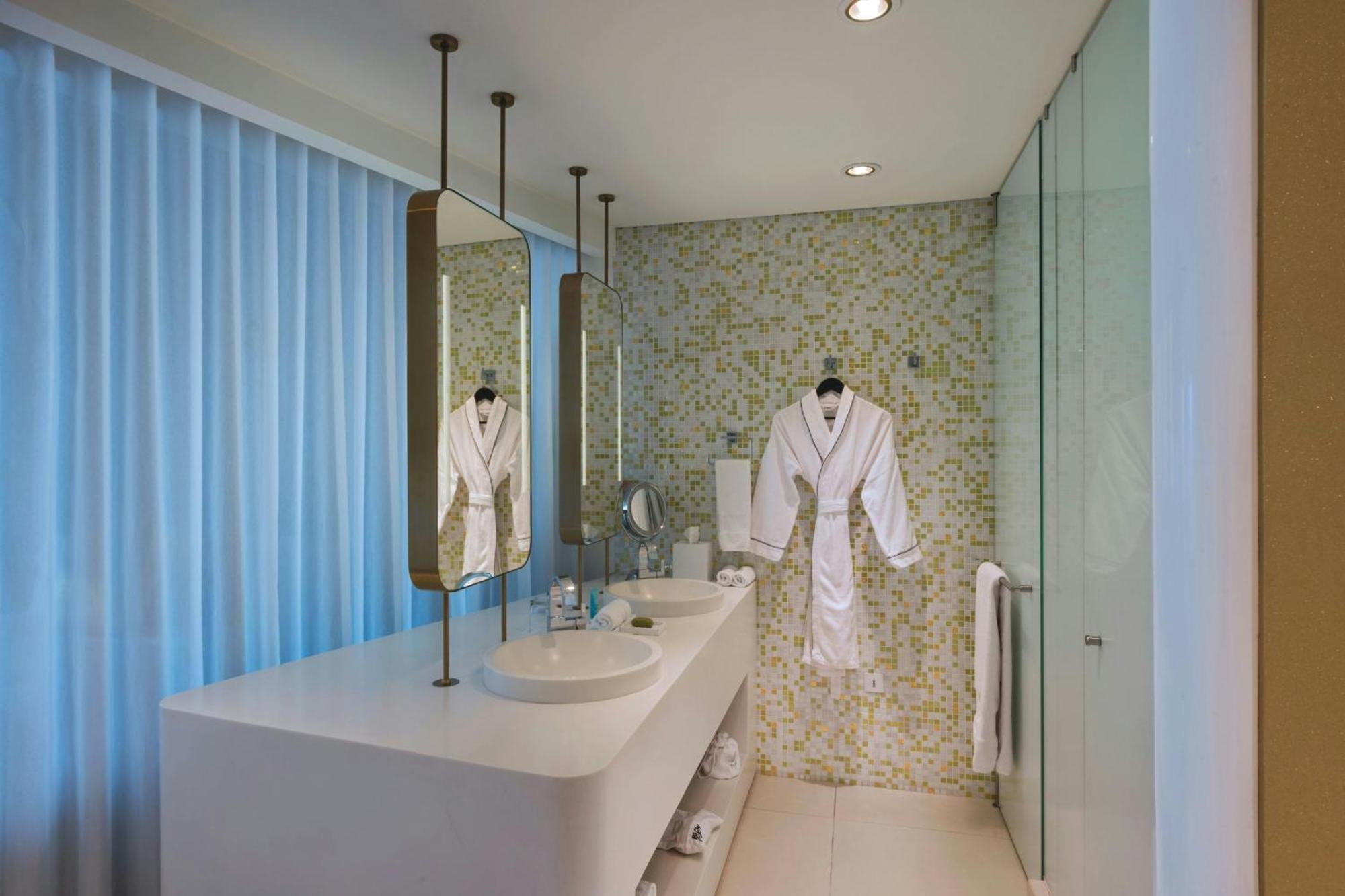 Superior Queen Room with Two Queen Beds - High Floor