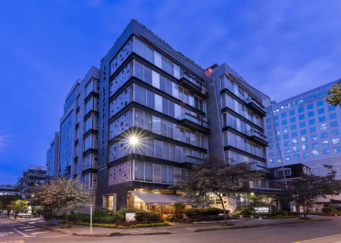 Hotel 100 Luxury Suites By Preferred